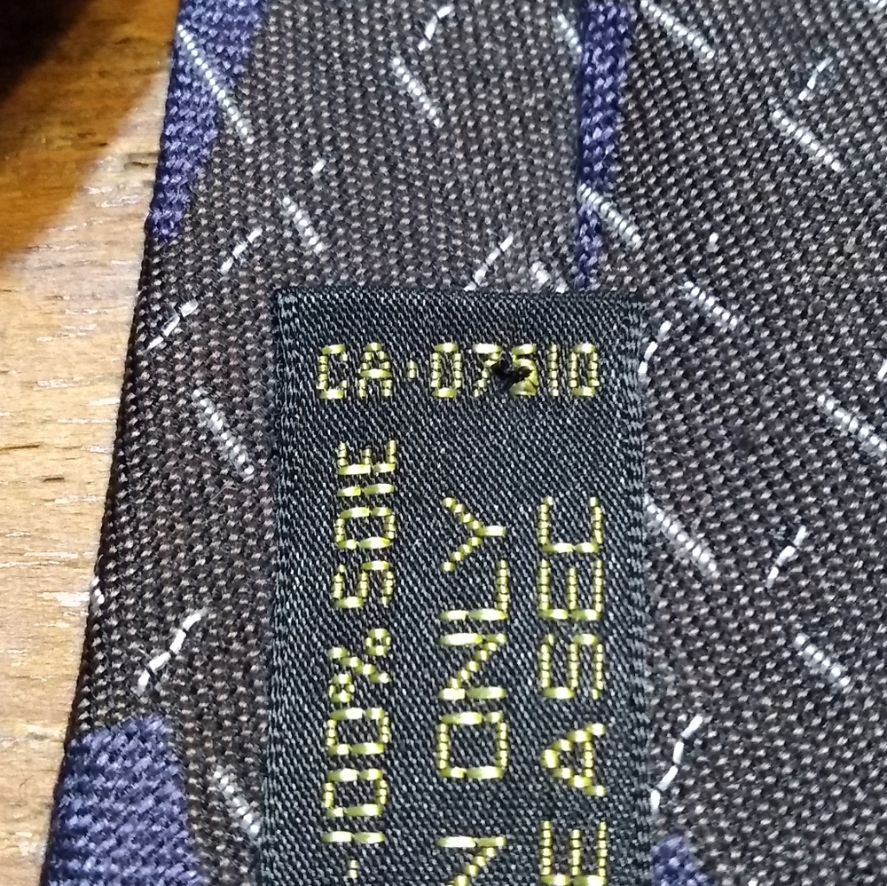 Giorgio Armani Tie, 100% Silk, Black, Blue Diamonds & Grey Flecks, Made … - Picture 9 of 10